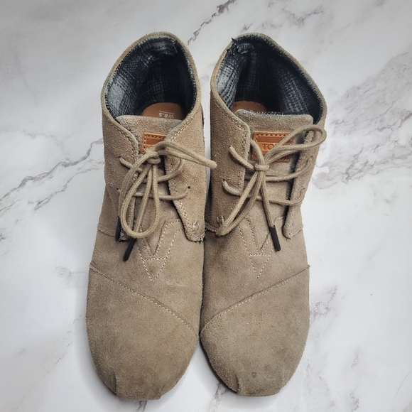 Toms Suede Wedge Lace-Up Tan Desert Boots Booties Ankle Boots Women's 8.5 - Picture 2 of 9